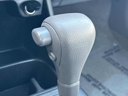 Used 2004 Toyota Camry LE image 24