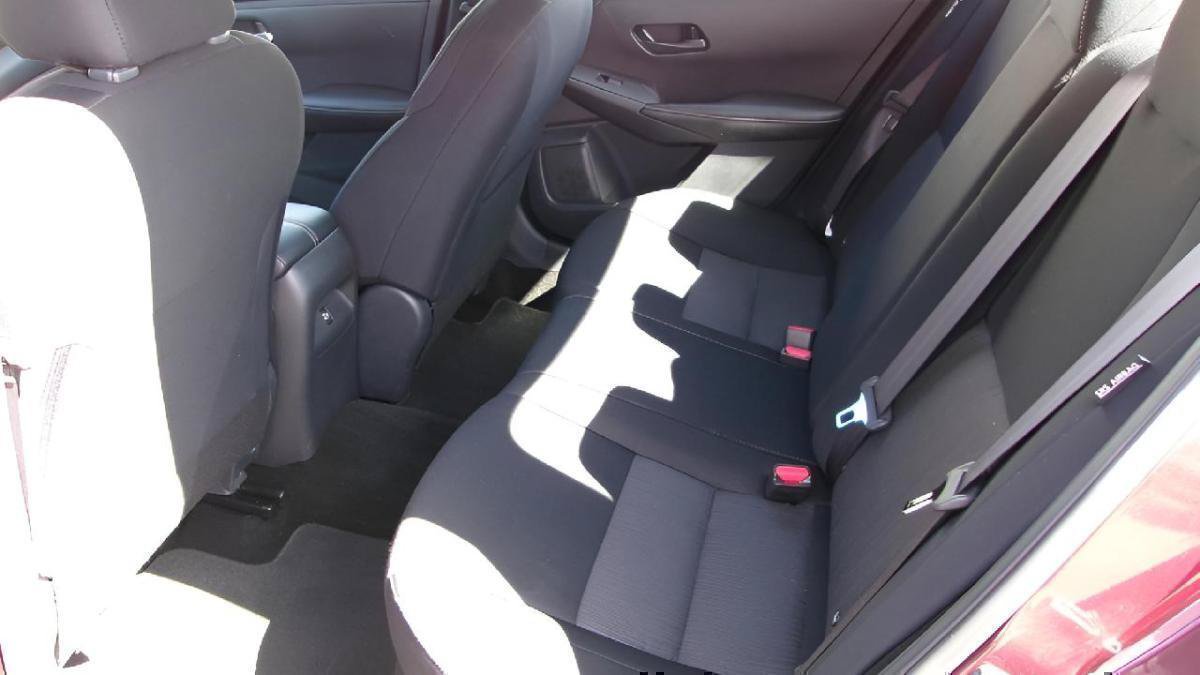 Used 2024 Nissan Sentra SV FWD image 10