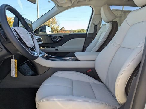 New 2026 Lincoln Aviator 2WD image 14