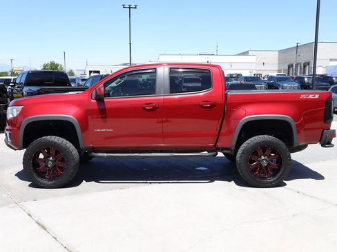 Used 2019 Chevrolet Colorado Z71 AWD/4WD image 3