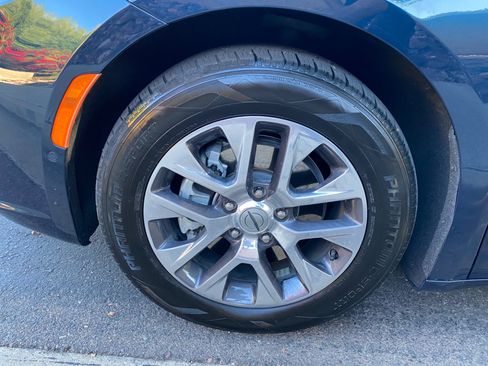 Used 2023 Chrysler Pacifica Pinnacle image 17