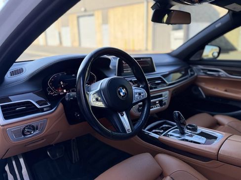 Used 2020 BMW 750i xDrive w/ Executive Package AWD/4WD image 10