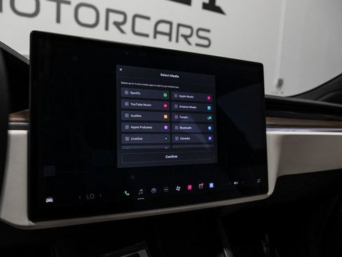 Used 2023 Tesla Model S image 22