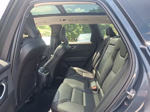 Used 2020 Volvo XC60 T6 Inscription w/ Protection Package Premier AWD/4WD image 10