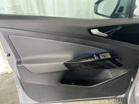 Used 2022 Volkswagen ID.4 Pro image 9