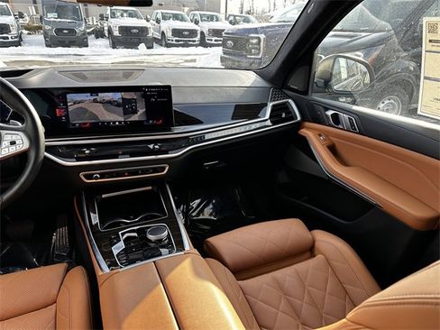 Used 2024 BMW X7 xDrive40i image 17