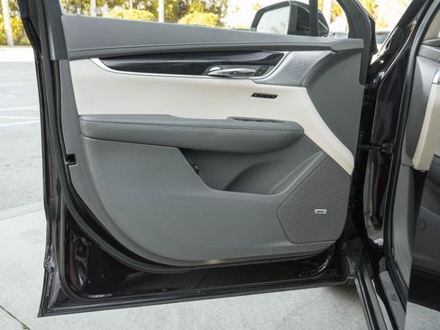 Used 2020 Cadillac XT6 Premium Luxury image 31