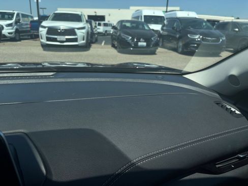 Used 2025 Nissan Sentra SV FWD image 36