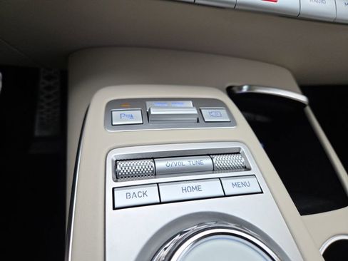 Used 2025 Genesis GV70 3.5T Sport w/ Sport Advanced Package image 40