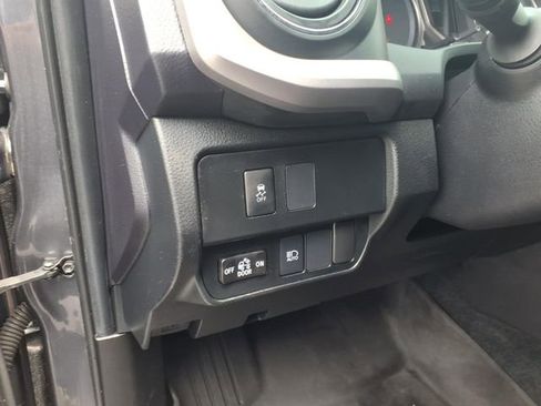 Used 2021 Toyota Tacoma SR5 RWD image 15