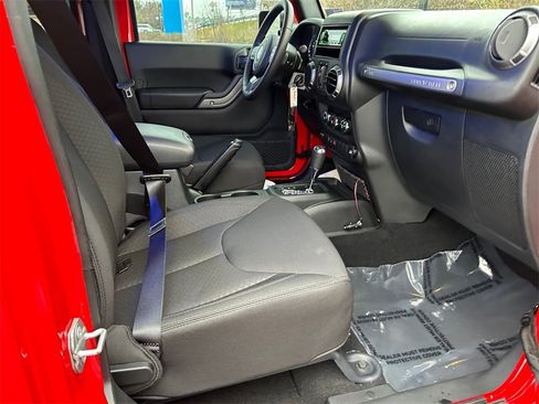 Used 2018 Jeep Wrangler Unlimited Sport S image 26