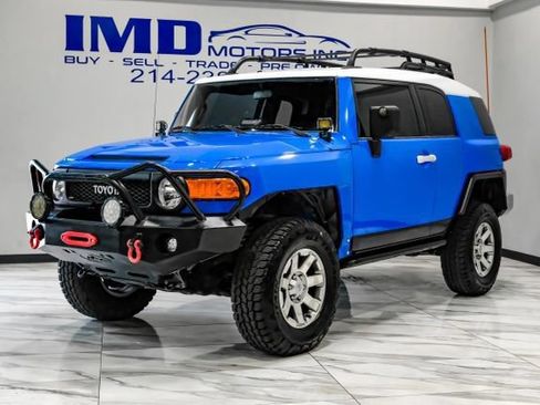 Used 2007 Toyota FJ Cruiser 4WD w/ Upgrade Pkg 2 image 2