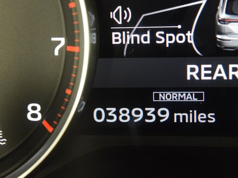 Used 2023 Mitsubishi Outlander SE image 17