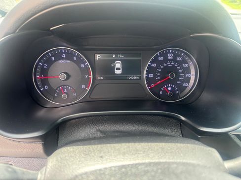 Used 2024 Kia Forte LXS w/ LXS Technology Package FWD image 12