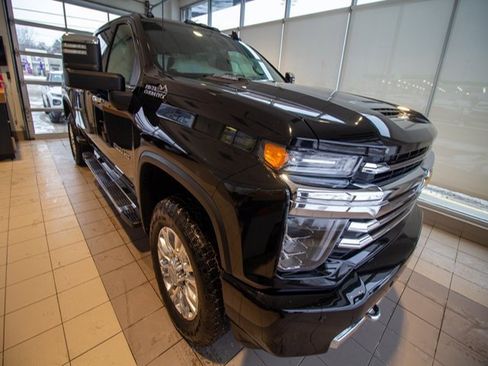 Used 2020 Chevrolet Silverado 2500 High Country w/ Technology Package image 4