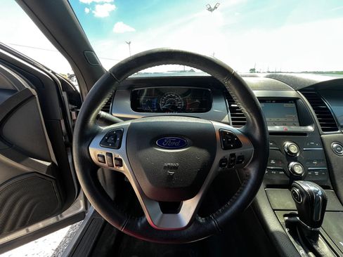 Used 2017 Ford Taurus SEL w/ Equipment Group 201A AWD/4WD image 15