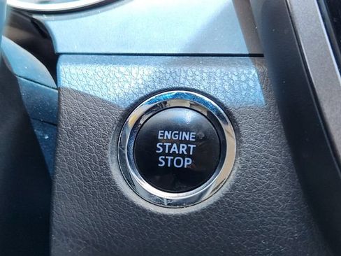 Used 2018 Toyota Camry SE w/ Moonroof Package FWD image 20