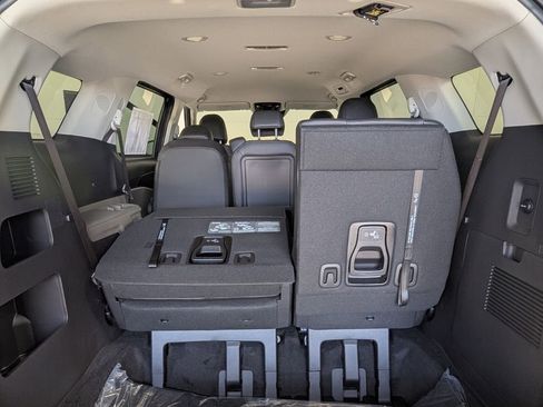 New 2026 Kia Carnival LXS image 26