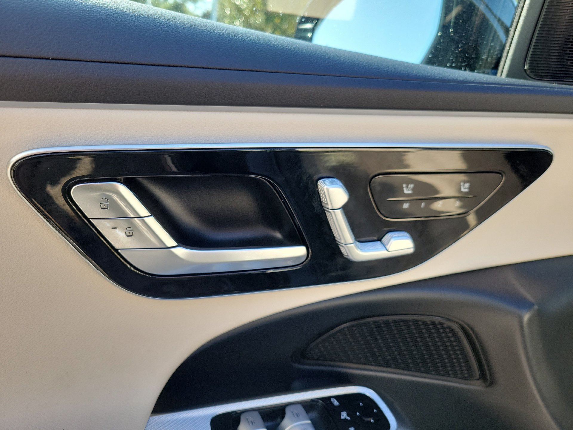Used 2025 Mercedes-Benz E 350 Sedan w/ Winter Package image 23
