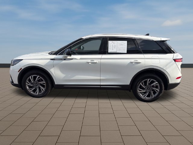 Certified 2023 Lincoln Corsair AWD image 3