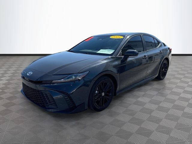 Used 2025 Toyota Camry SE w/ Convenience Package FWD image 3