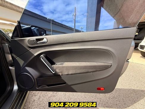 Used 2014 Volkswagen Beetle 2.5 FWD image 22