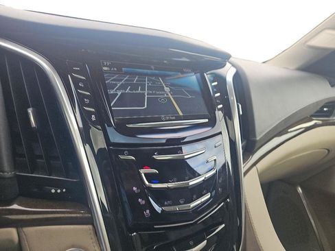 Used 2020 Cadillac Escalade Premium Luxury AWD/4WD image 15