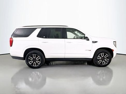 Used 2023 GMC Yukon AT4 w/ AT4 Premium Package AWD/4WD image 11