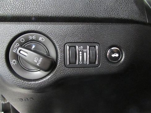 Used 2022 Dodge Charger GT image 14