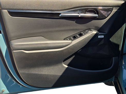 Certified 2025 Kia Seltos SX w/ SX Sunroof Package image 16