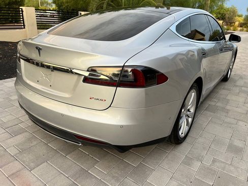 Used 2016 Tesla Model S P90D image 4