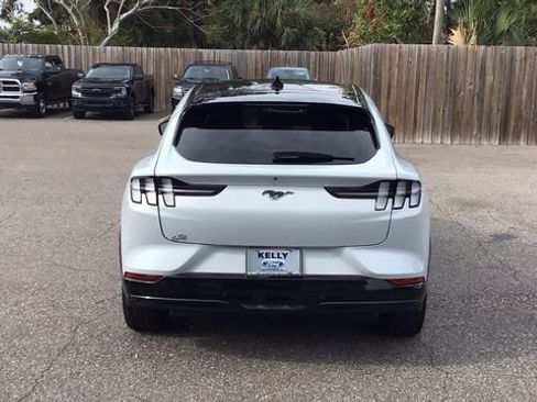 Certified 2022 Ford Mustang Mach-E Premium image 6