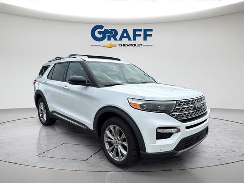 Used 2021 Ford Explorer Limited w/ Equipment Group 301A AWD/4WD image 16