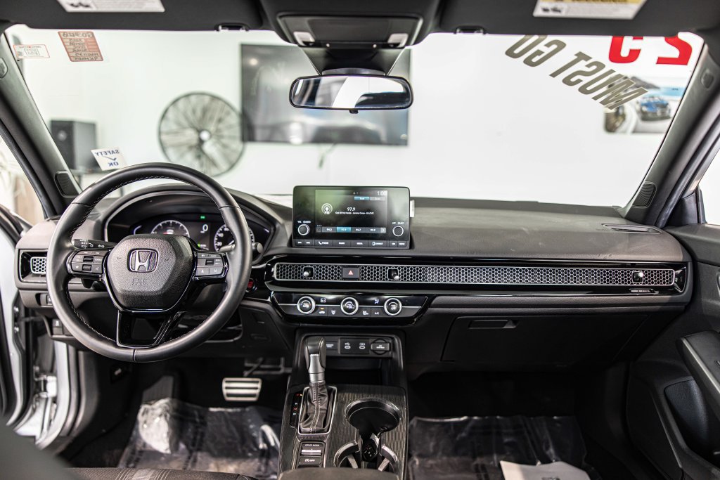 Used 2025 Honda Civic Sport image 32