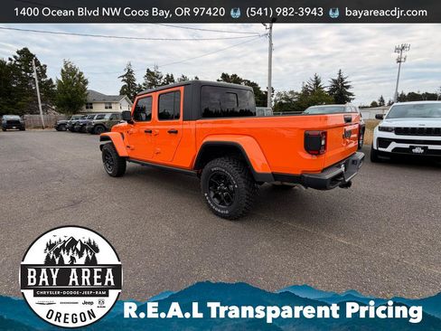 Used 2025 Jeep Gladiator Sport AWD/4WD image 7