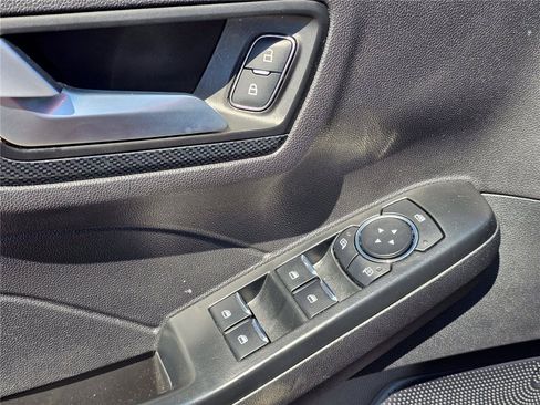 Used 2025 Ford Escape ST-Line w/ Tech Pack #1 FWD image 16