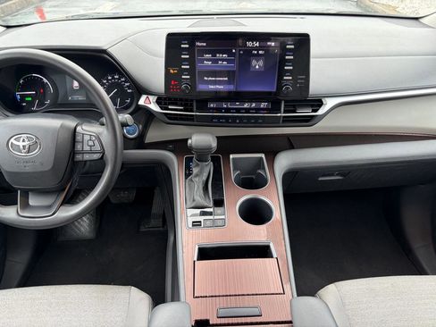 Used 2024 Toyota Sienna LE image 20