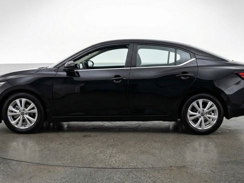 Used 2025 Nissan Sentra S image 5