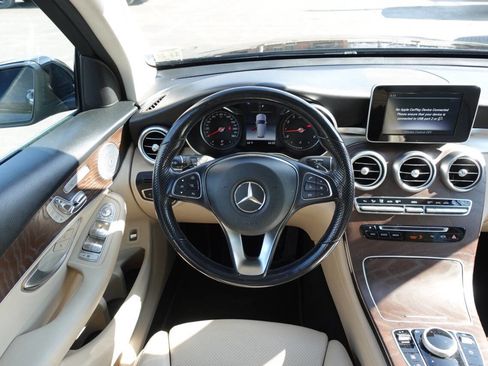 Used 2019 Mercedes-Benz GLC 300 4MATIC image 36