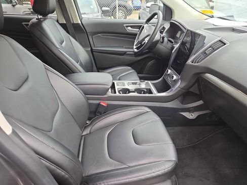 Used 2022 Ford Edge Titanium image 11