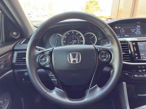 Used 2017 Honda Accord EX-L image 20