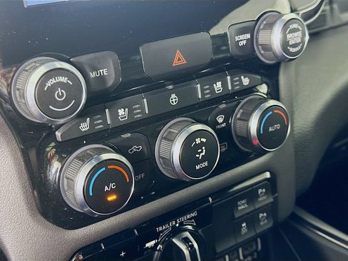 Used 2022 RAM 1500 Laramie RWD image 28