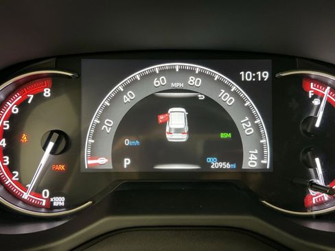 Used 2025 Toyota RAV4 XLE w/ Convenience Package image 17