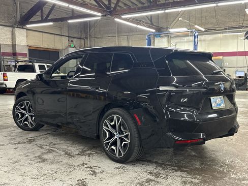 Certified 2024 BMW iX xDrive50 w/ Premium Package AWD/4WD image 4