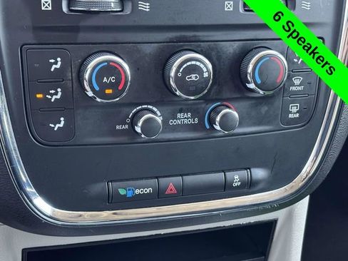 Used 2016 Dodge Grand Caravan SXT w/ Rear Park Assist Package FWD image 16