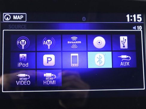 Used 2017 Honda Pilot Touring image 18