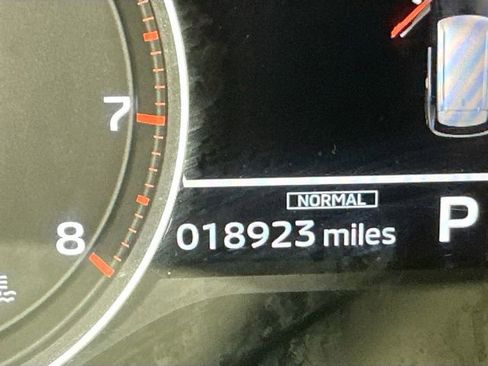 Used 2023 Mitsubishi Outlander SE image 16