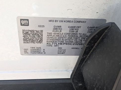 Used 2025 Chevrolet Trax LT w/ LT Convenience Package image 36