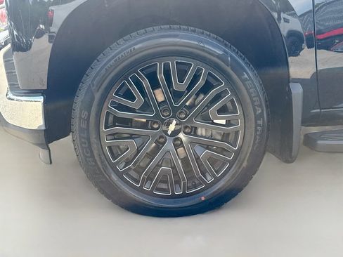 Used 2020 Chevrolet Silverado 1500 LTZ w/ LTZ Plus Package AWD/4WD image 37