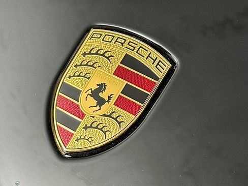 Used 2024 Porsche Macan w/ Premium Plus Package image 15